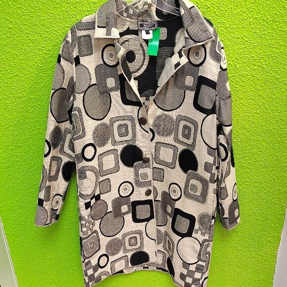 Zashi Geometric Button-Up Shirt - Picture 1 of 4